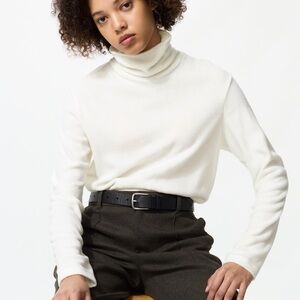 NWOT- Uniqlo Heattech Women's White Fleece Turtleneck